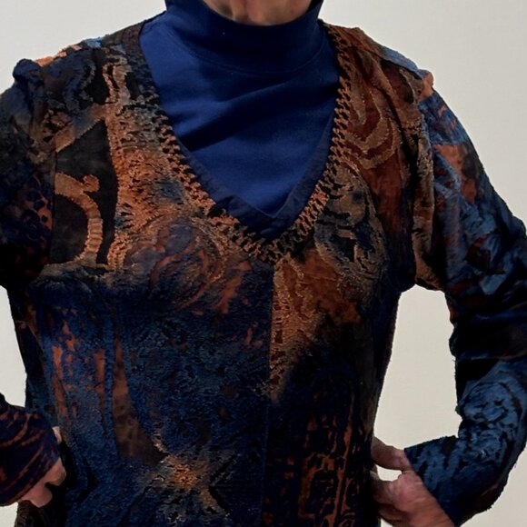 Kamana burnout tie-dye multi-layered V-neck sweater, L - Picture 4 of 10